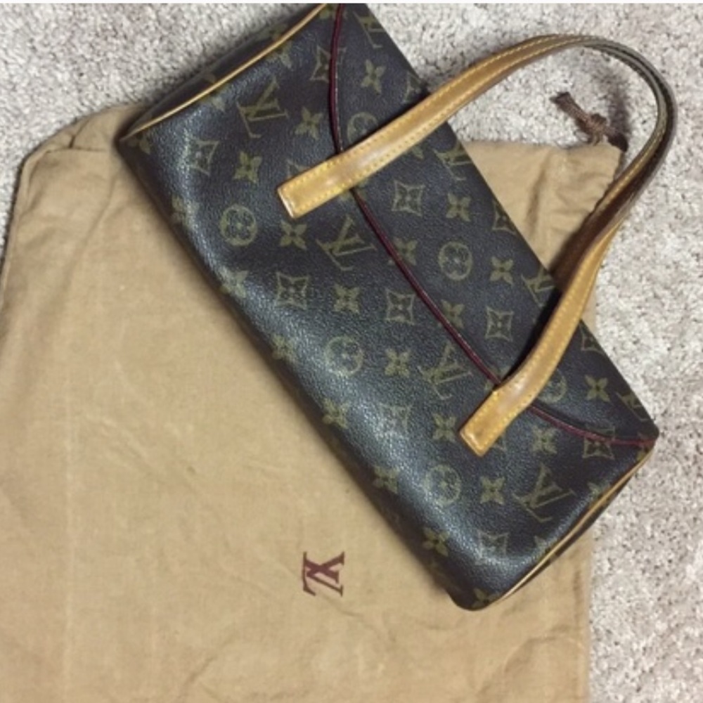 Louis Vuitton 11x6 inches 100% authentic